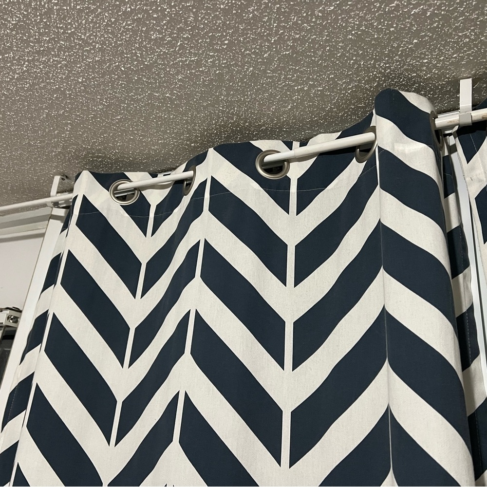 Chevron Pattern Curtain - Picture 4 of 4